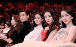 杨颖为地摊小吃做宣传眼窝凹陷身材走样小小吃瓜