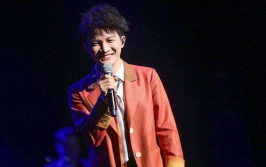 娱乐吃瓜君周深,娱乐圈的“吃瓜达人”，好奇心满满，笑料百出