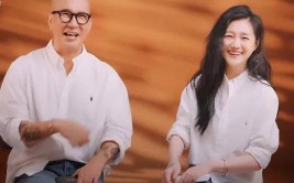 这一顶流女星也翻车了-大站爱吃瓜-微博焦點-微博香港站？脚踩两只船，内娱又出大瓜了！罗姓出名歌手被爆料截图不胜入目“玩太花”-黄子佼竟回绝赔礼！14岁少女遭性侵228次就连10岁女孩都不放过